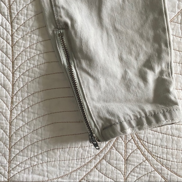 2/$50🍑 ONE TEASPOON Grey Wash Trashed Freebirds - Picture 7 of 9